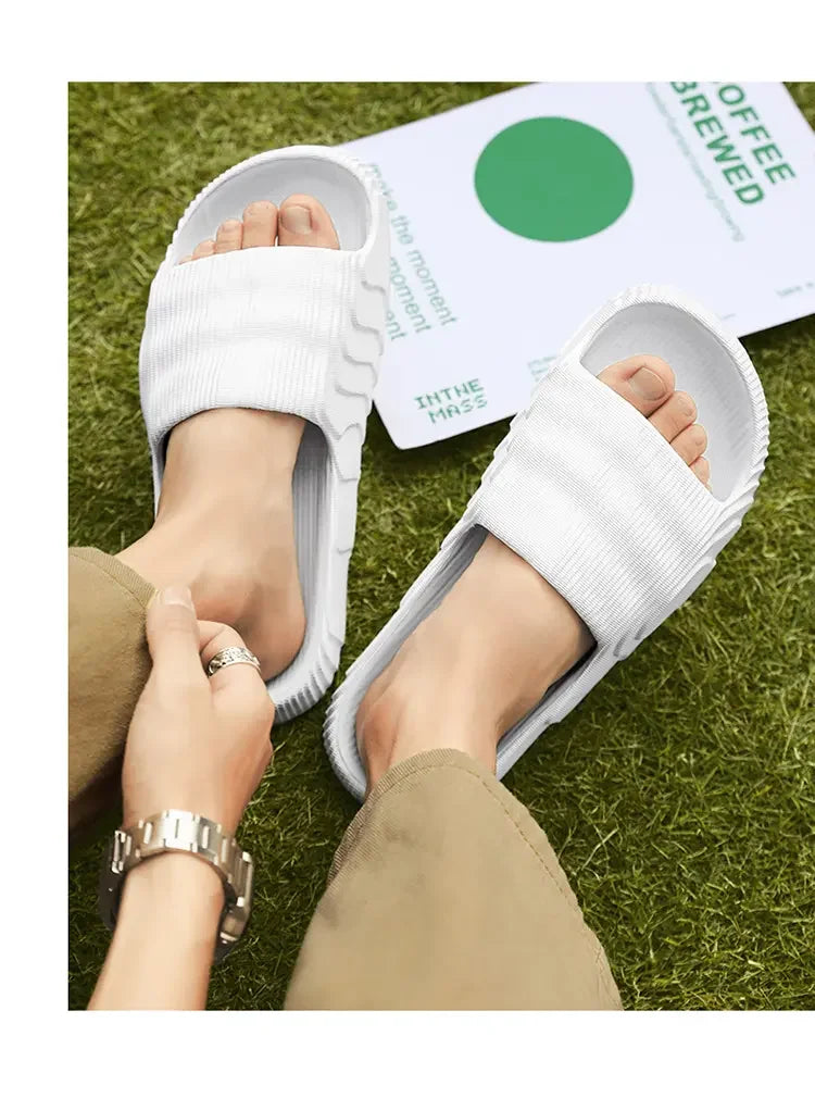 Man Fashion Sandals Solid Beach Slippers Summer Non Slip Sandals Soft Unisex Slides Women Luxury Outdoor Ultralight Shoes