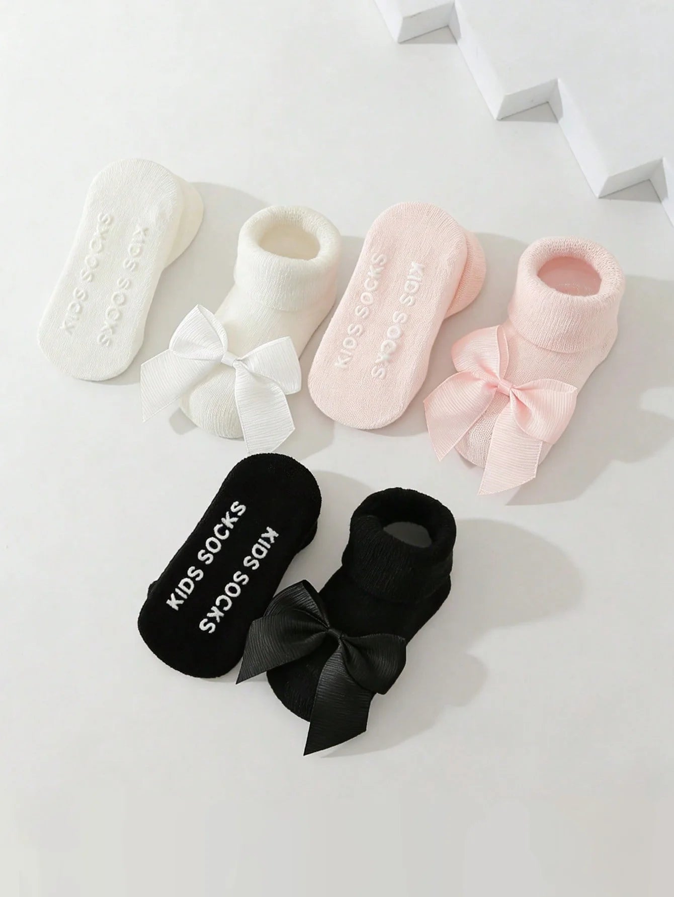 3 Pairs of Girls' Bow-Tie Decorated Cotton Short Socks, Sweet and Adorable Baby Ankle Socks for Babies to Wear When Learning to Walk
