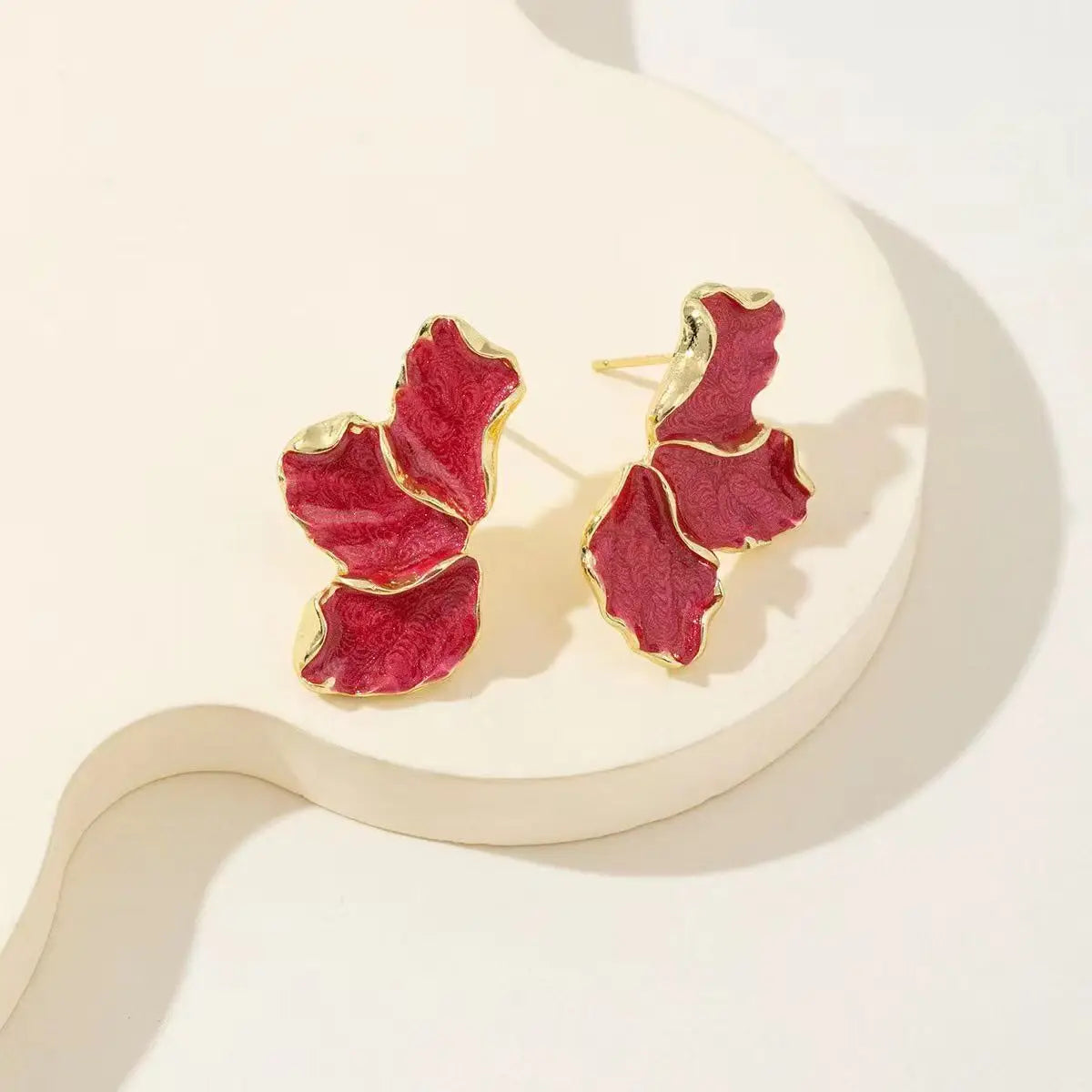 2PC Women's Fashion Forest Maple Leaf Drip Oil Flower Earrings, Sweet and Elegant, Lightweight and Luxurious Colorful Petal Earr