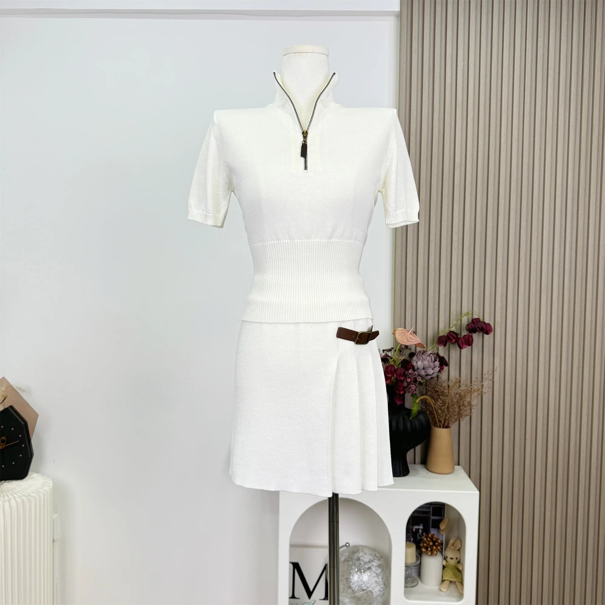 French Small Fragrance Knitted Two Piece Set For Womem Summer New High-end Wool Crop Top And Pleated Short Skirt Sets F689