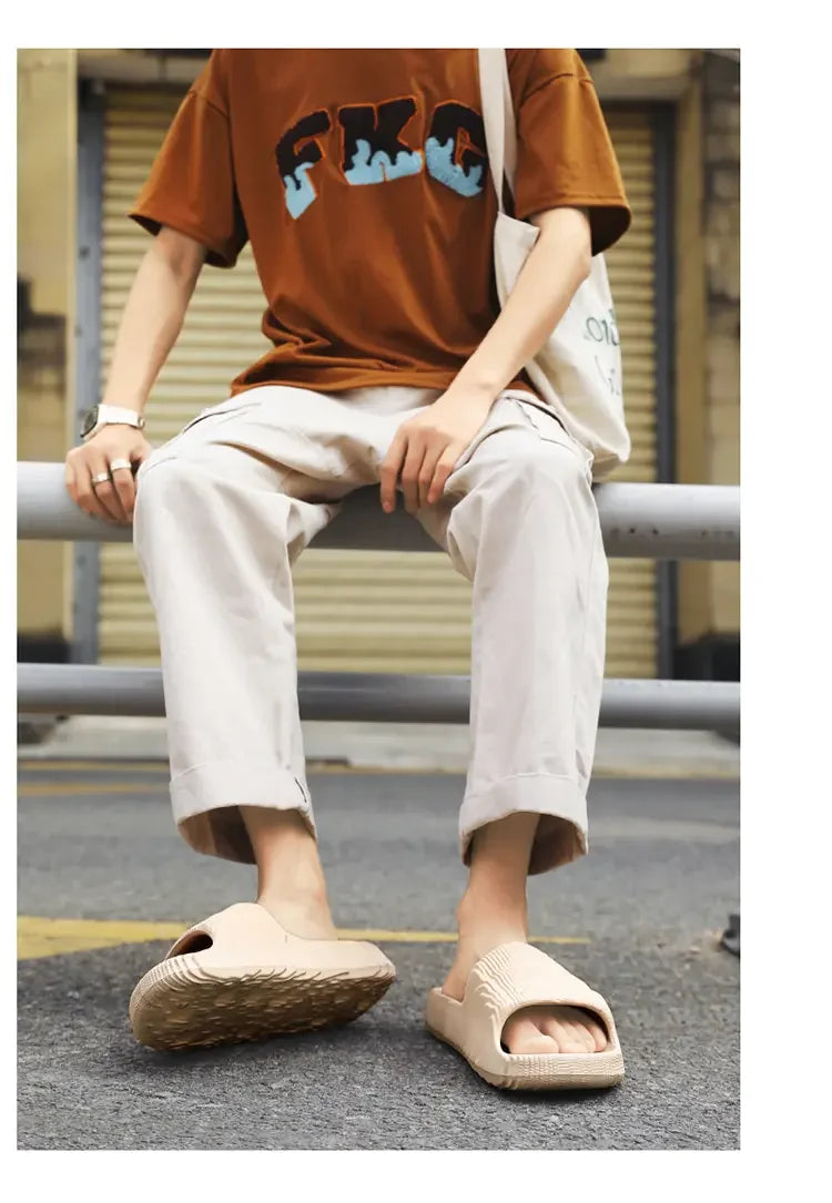 Man Fashion Sandals Solid Beach Slippers Summer Non Slip Sandals Soft Unisex Slides Women Luxury Outdoor Ultralight Shoes