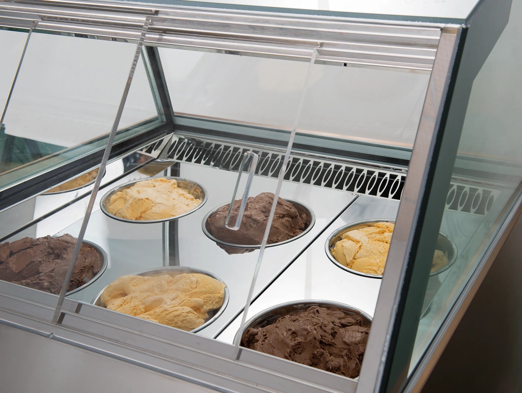 Commercial Ice Cream Display Refrigerator Single-Temperature Under Counter Freezer With Glass Door Cold Showcase