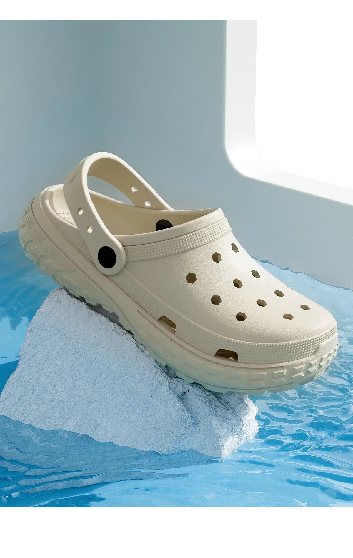 2026 Women and Men's Hole Shoes Summer Non-Slip Outdoor Sandals Closed Toe Shit Feeling Beach Slippers Thick Bottom Soft Bottom