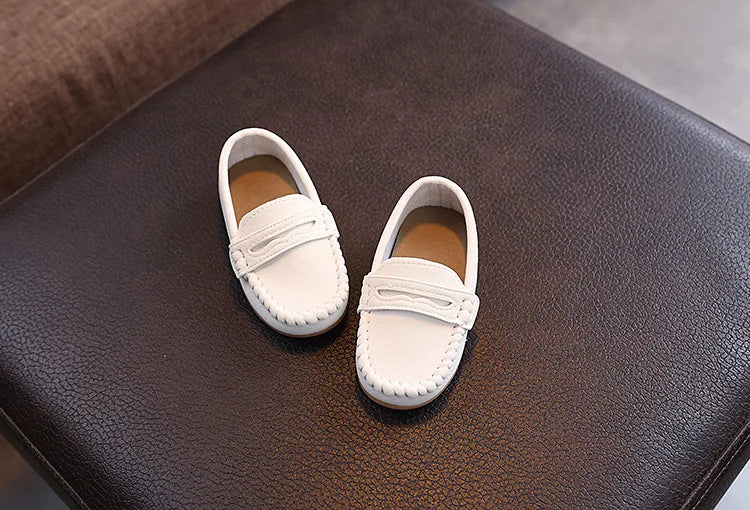 2025 New Fashion Kids Moccasins Soft Bottom Children Flats Retro Classic Boys Girls Casual Shoes Soild Color Versatile Non-slip