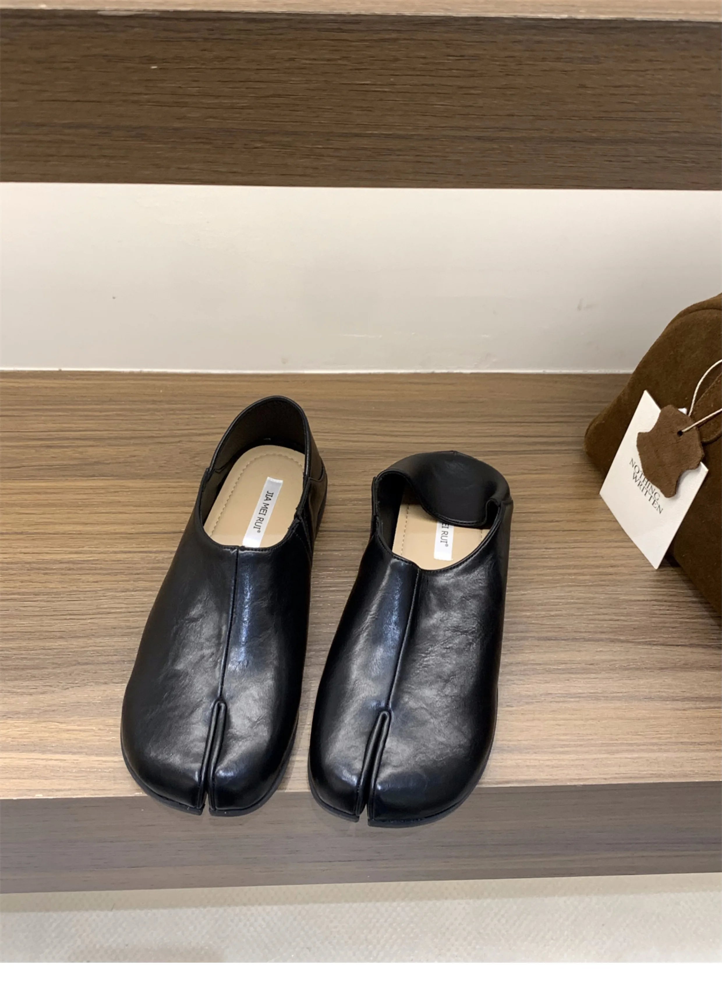 2025 Japanese Style Tabi Ninja Shoes Women Retro Suede Flats Split Hoof Toe Boat Shoes Femme Mary Jeans Mocasines Ballerina Shoe