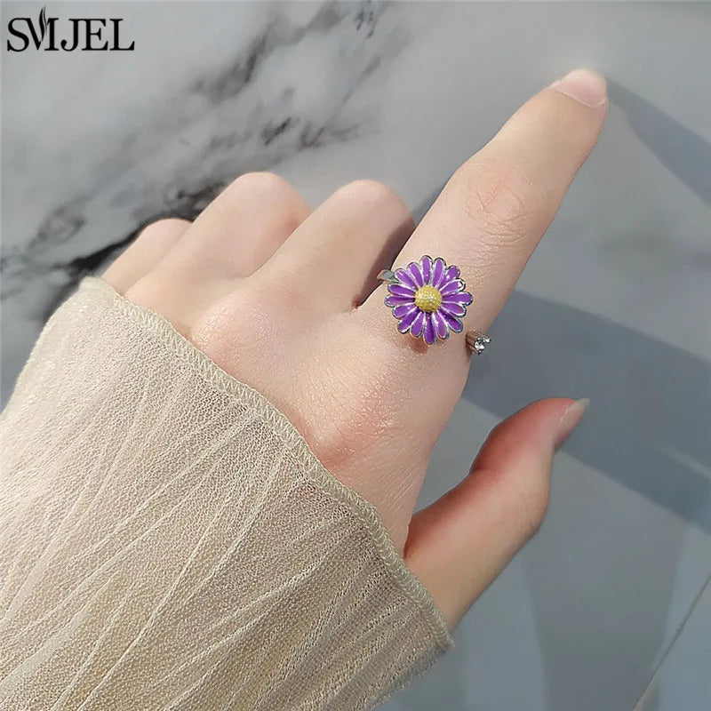 Ethnic Fashion Daisy Flower Anxiety Ring Adjustable Women Girls Worry Stress Relief Jewelry Spinning Fidget Rings Party Gifts