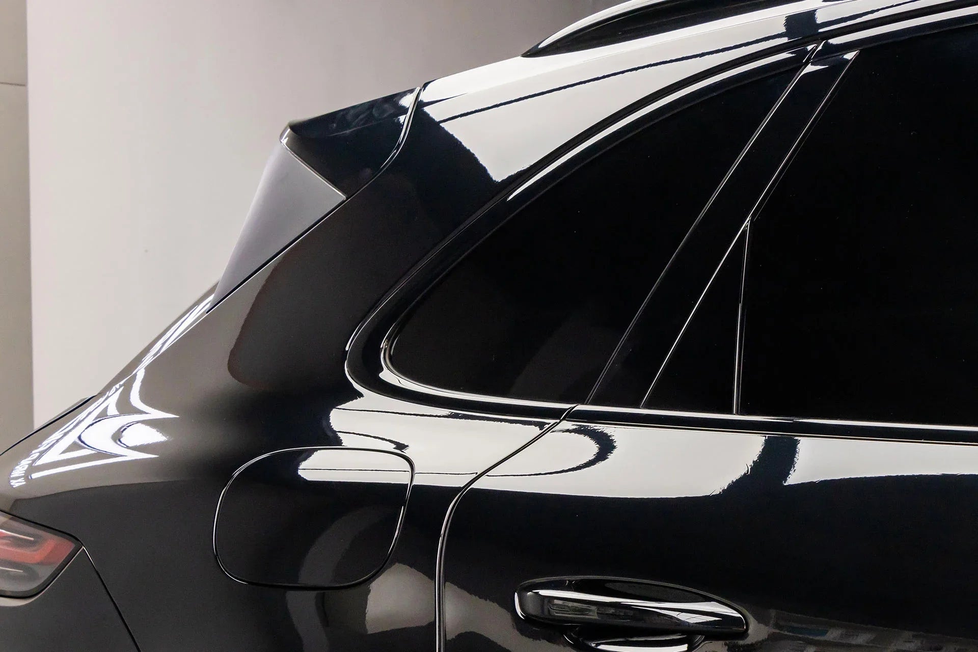 Ultra Gloss PET Piano Black Vinyl Wrap Film Sticker Auto Decoration Accessories Glossy Black Self Adhesive Vinyl Bubble Air Free car accessories accesorios para auto car decal