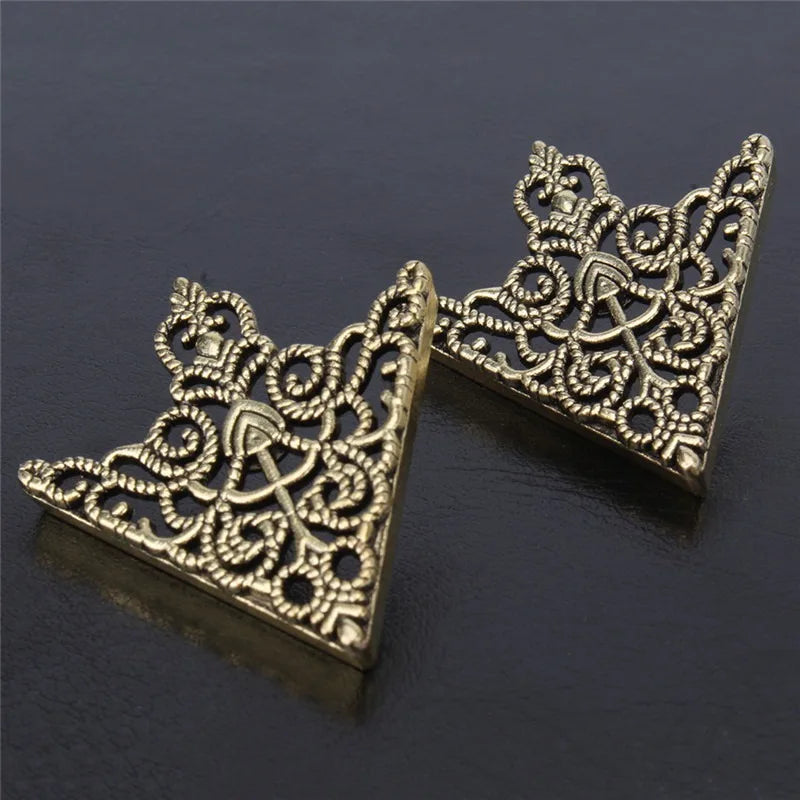 Fashion Women Brooch Accessories Tide Exquisite Pin Brooches For Ladies Blouse Brooch Collar Decorated Golden Shirt