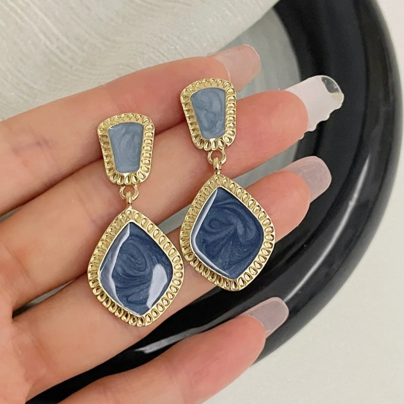 Vintage Medieval Luxury Rhinestone-set Oval Clip on Earrings Non Pierced for Women Retro White Geometric Pearl Ears Clip Jewelry