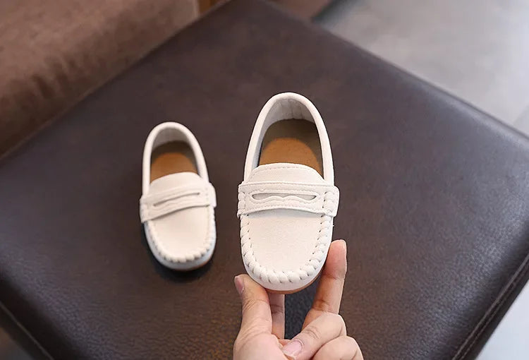 2025 New Fashion Kids Moccasins Soft Bottom Children Flats Retro Classic Boys Girls Casual Shoes Soild Color Versatile Non-slip