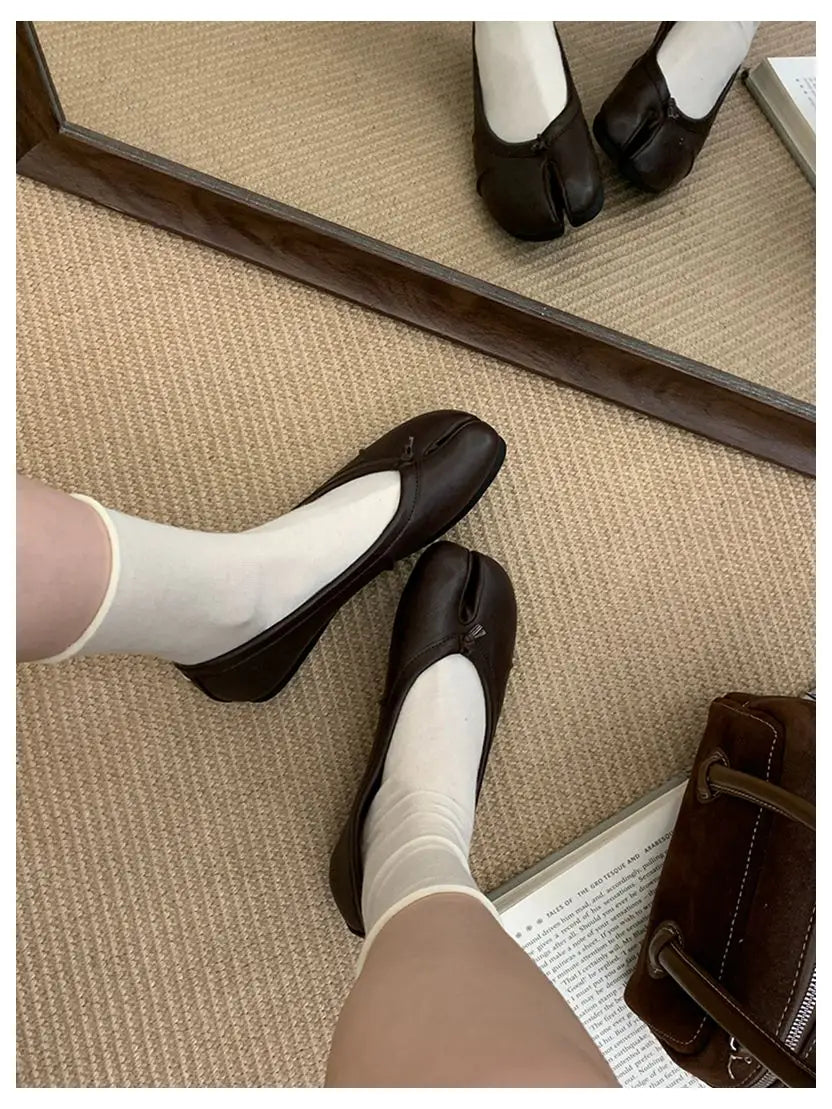 Spring Split Toe Women Ballet Flats Fashion Tabi Shoes Causal Slip On Loafer Ladies Pleated Leather Espadrilles Zapatillas Mujer