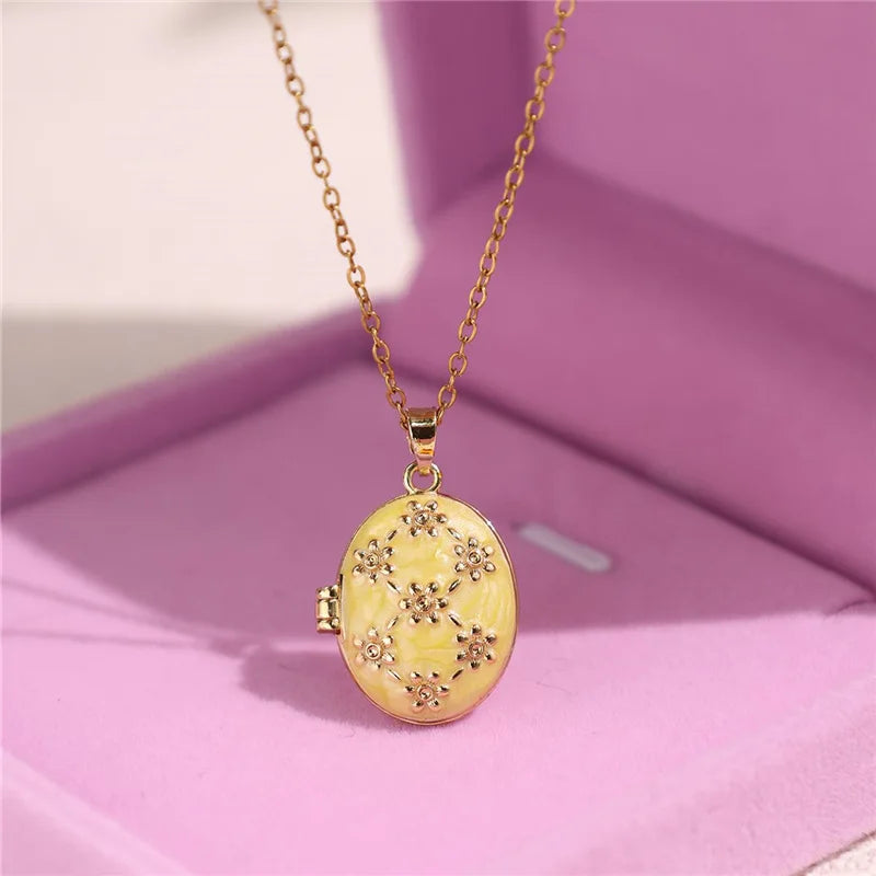 HangZhi Enamel Romantic Pink White Pearl Flower Oval Photo Frame Locket Necklace Vintage Keepsake Jewelry Gift for Women