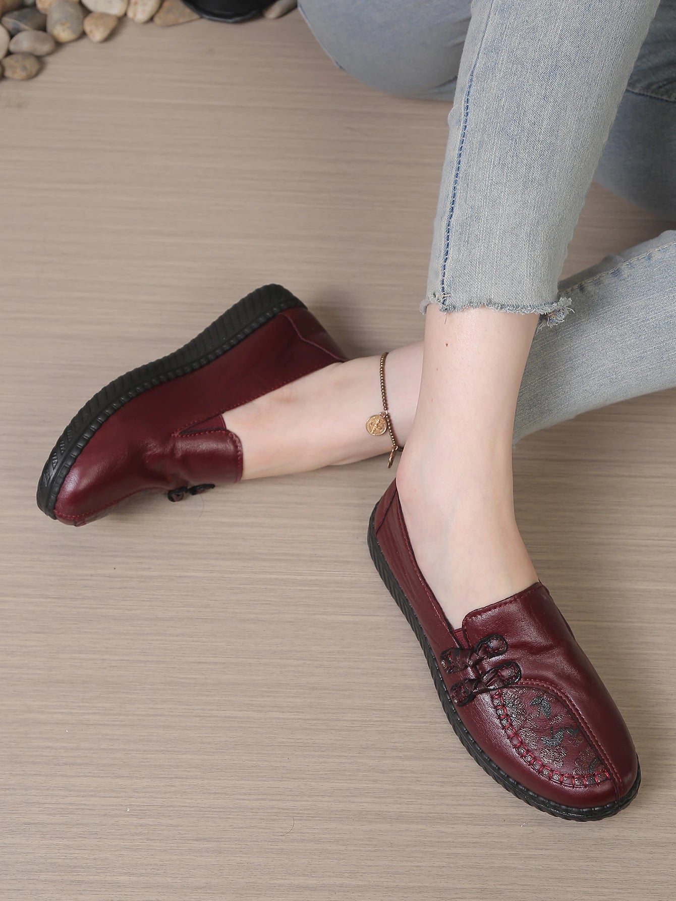 Women's leather flat shoes, spring and autumn women's loafers， single classic mom shoes, anti-slip comfortable and free shipping