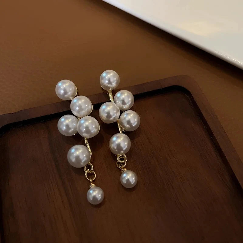 Trendy Temperament Long Pearls No Hole Clip Earrings Imitation Pearl Shell Tassel Long Clip on Earrings on Pierced Ears Women