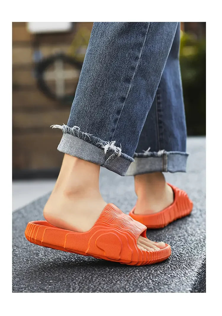 Man Fashion Sandals Solid Beach Slippers Summer Non Slip Sandals Soft Unisex Slides Women Luxury Outdoor Ultralight Shoes