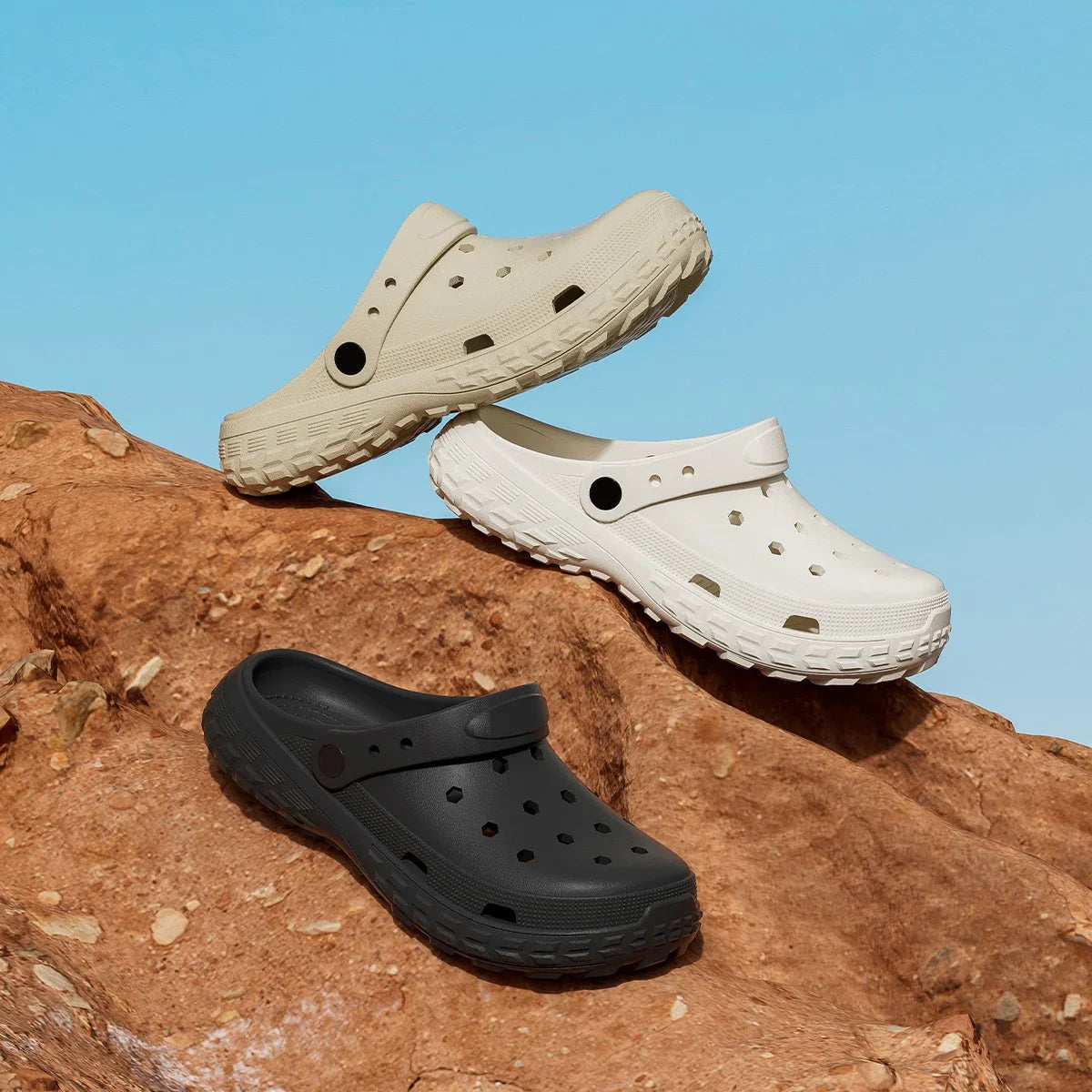 2026 Women and Men's Hole Shoes Summer Non-Slip Outdoor Sandals Closed Toe Shit Feeling Beach Slippers Thick Bottom Soft Bottom