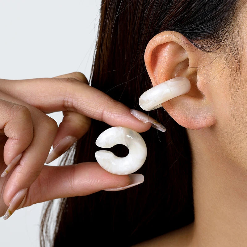 1 Pair Simple Smooth Circle Round Ear Clip On Earrings For Women C Shape Resin Without Piercing Fake Cartilage Ear Cuff Jewelry