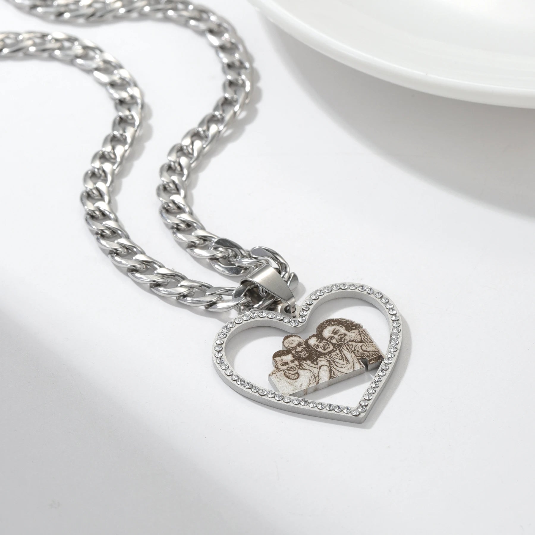 Custom Photo Engraved Necklace Personalized Mother's Day Gift Custom Portrait Pendant Memorial Family Jewelry Gifts for Woman