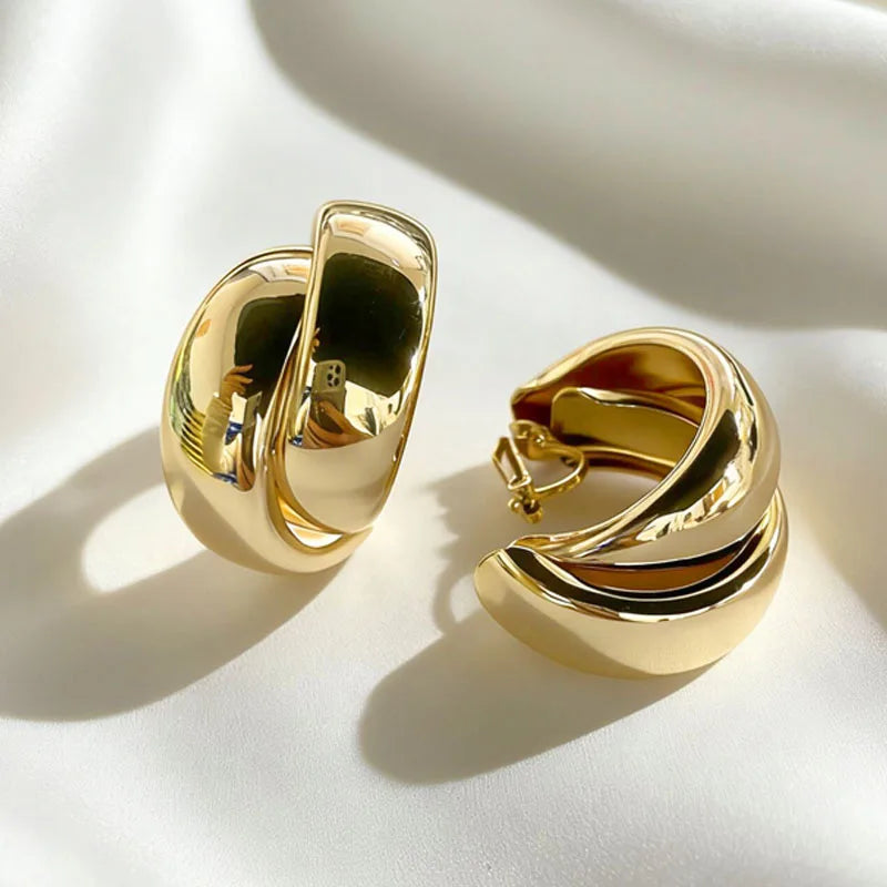 2026 Trendy Gold Crisscross Wide Hoop Clip-On Earrings for Non-Pierced Ears Minimalist Chunky C-Shaped Luxury Statement Jewelry