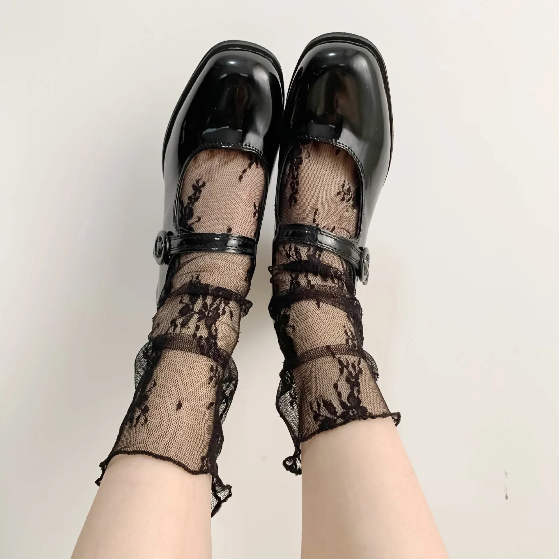 1/2 Pairs Thin Socks Women Summer Ultra Breathable Transparent Lace Socks Lolita Soft Sexy White Ins Mid Socks Fishnet Woman