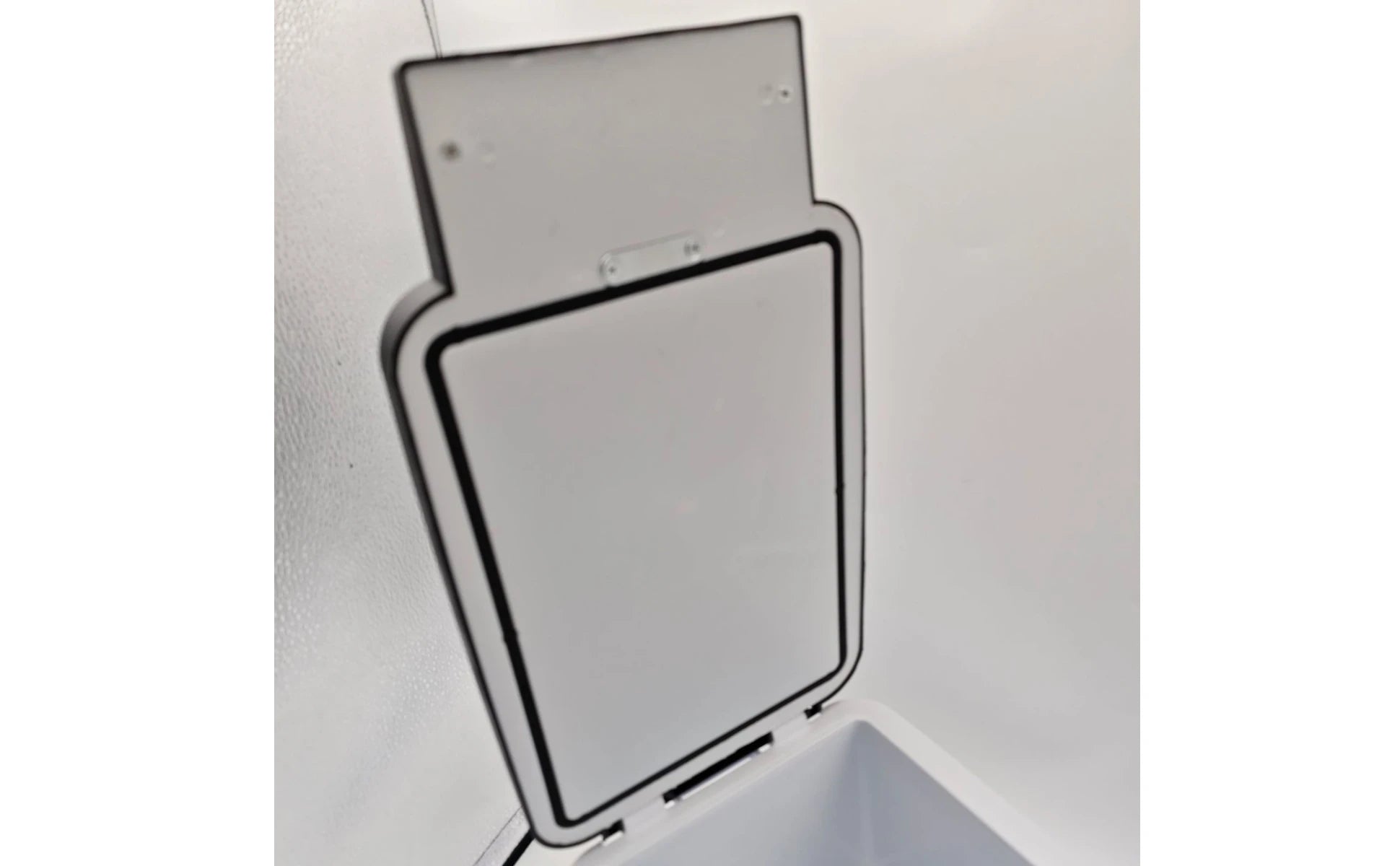 Thermoelectric Car Fridge Cool and Warm Portable Electric Cooler 12 Volt Cooler Cup Holders Portable Refrigerator Compact