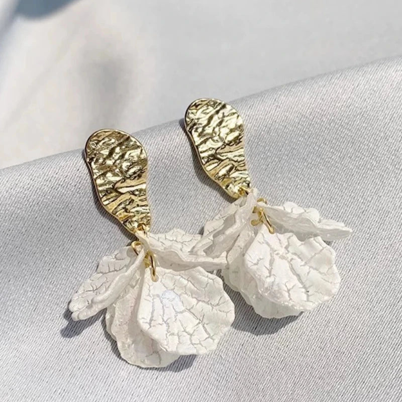 Trendy Temperament Long Pearls No Hole Clip Earrings Imitation Pearl Shell Tassel Long Clip on Earrings on Pierced Ears Women