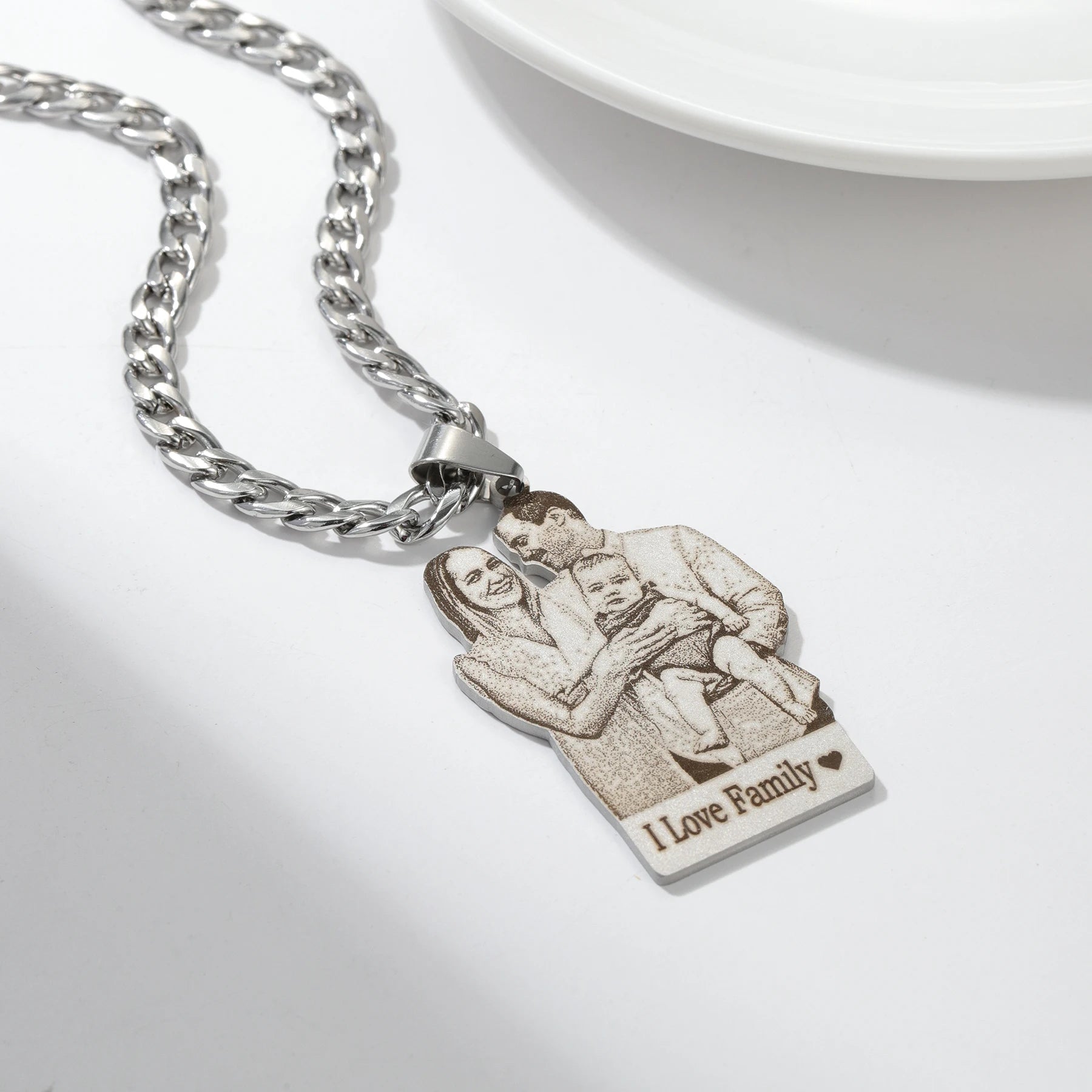 Custom Photo Engraved Necklace Personalized Mother's Day Gift Custom Portrait Pendant Memorial Family Jewelry Gifts for Woman