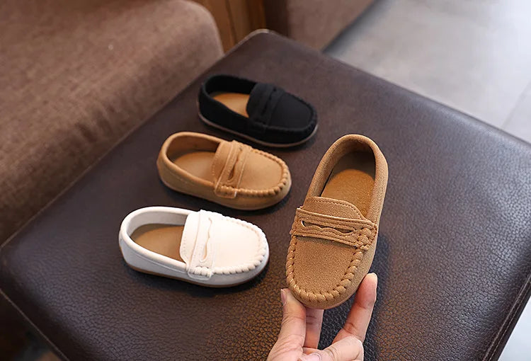 2025 New Fashion Kids Moccasins Soft Bottom Children Flats Retro Classic Boys Girls Casual Shoes Soild Color Versatile Non-slip