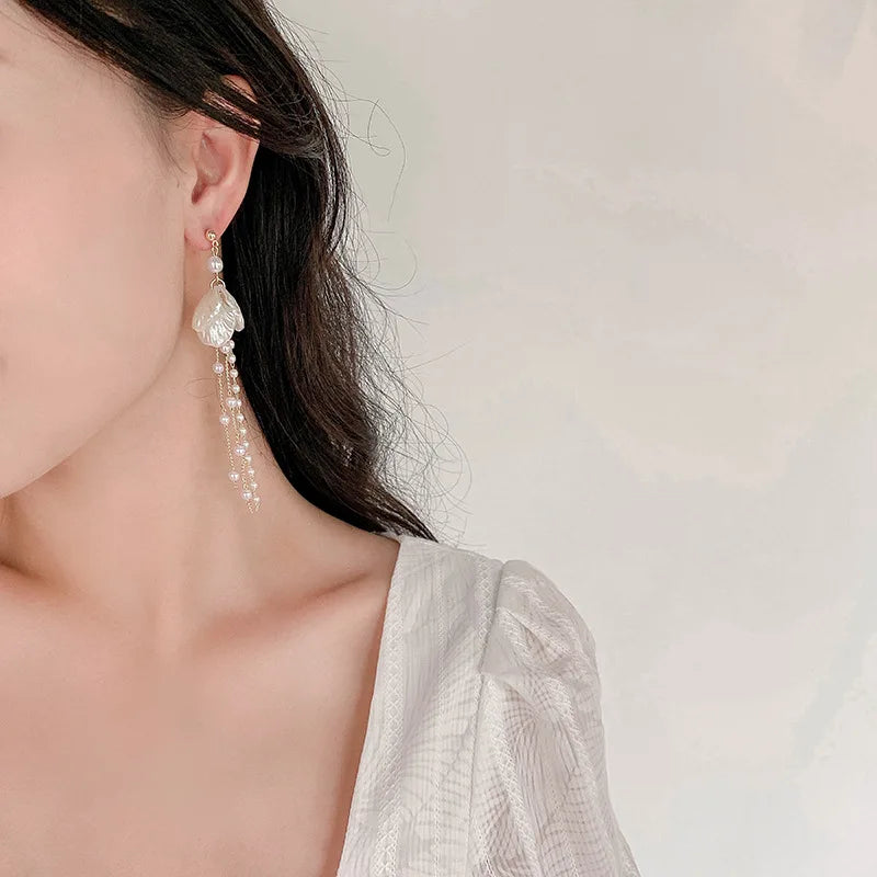 Trendy Temperament Long Pearls No Hole Clip Earrings Imitation Pearl Shell Tassel Long Clip on Earrings on Pierced Ears Women