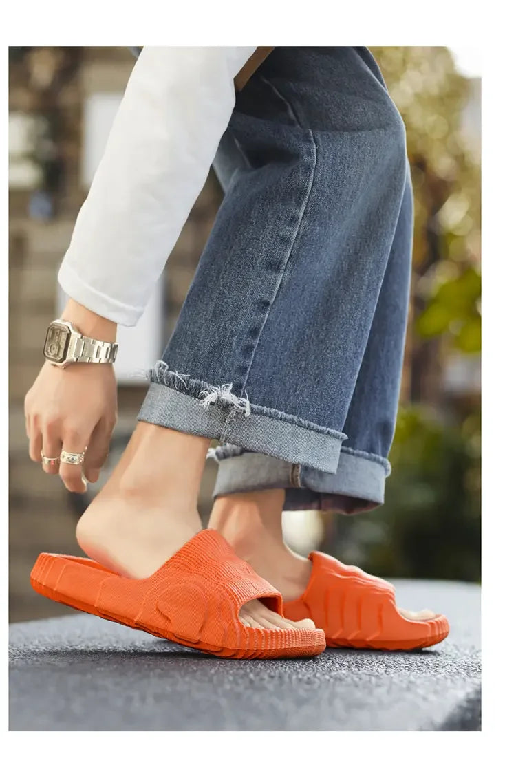 Man Fashion Sandals Solid Beach Slippers Summer Non Slip Sandals Soft Unisex Slides Women Luxury Outdoor Ultralight Shoes