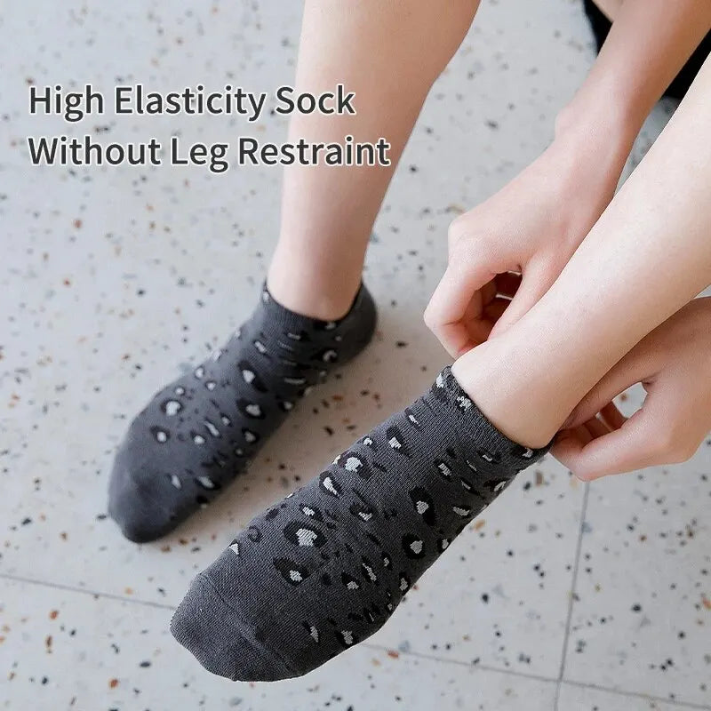 5 Pairs of Women's Seasonal Fashionable and Trendy Leopard Print Cotton Sweat-absorbing and Comfortable Sports Low Top Socks