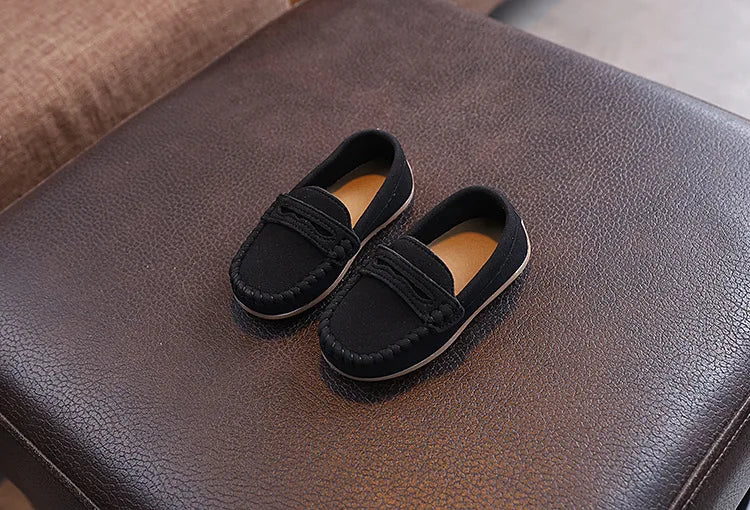 2025 New Fashion Kids Moccasins Soft Bottom Children Flats Retro Classic Boys Girls Casual Shoes Soild Color Versatile Non-slip