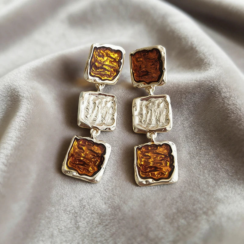 Vintage Medieval Luxury Rhinestone-set Oval Clip on Earrings Non Pierced for Women Retro White Geometric Pearl Ears Clip Jewelry