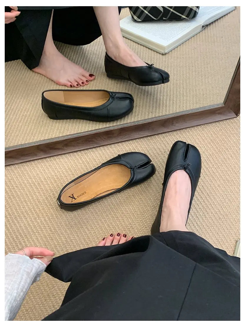 Spring Split Toe Women Ballet Flats Fashion Tabi Shoes Causal Slip On Loafer Ladies Pleated Leather Espadrilles Zapatillas Mujer