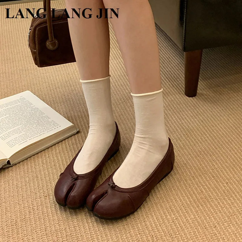 Spring Split Toe Women Ballet Flats Fashion Tabi Shoes Causal Slip On Loafer Ladies Pleated Leather Espadrilles Zapatillas Mujer