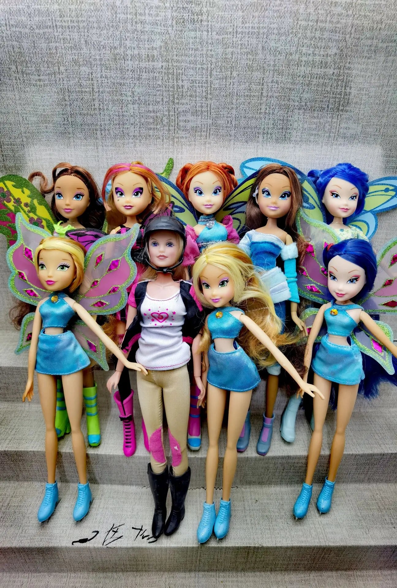 original Lovely blue hair girl colorful girl Action Figures dolls with win Accessorie body with Head Toys Accessories Kids Toys