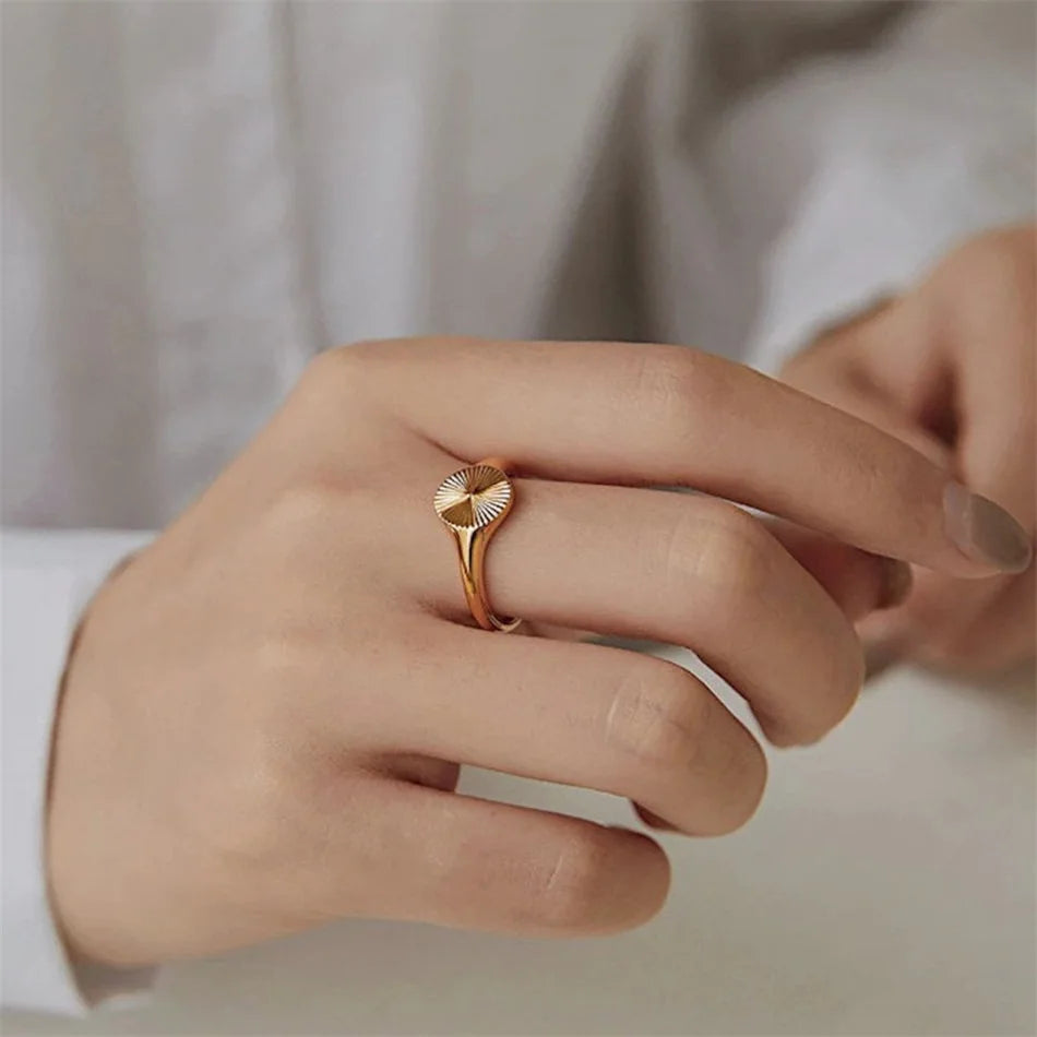 SUNIBI Stainless Steel Rings for Women Gold Color Do Not Fade Wave Rays Texture Signet Dainty Ladies Ring Jewelry Wholesale