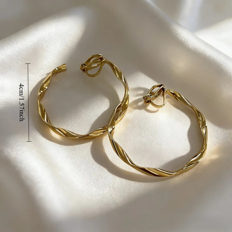2026 Trendy Gold Crisscross Wide Hoop Clip-On Earrings for Non-Pierced Ears Minimalist Chunky C-Shaped Luxury Statement Jewelry