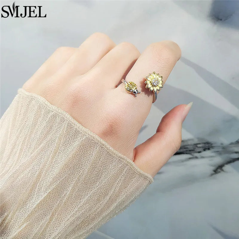 Ethnic Fashion Daisy Flower Anxiety Ring Adjustable Women Girls Worry Stress Relief Jewelry Spinning Fidget Rings Party Gifts