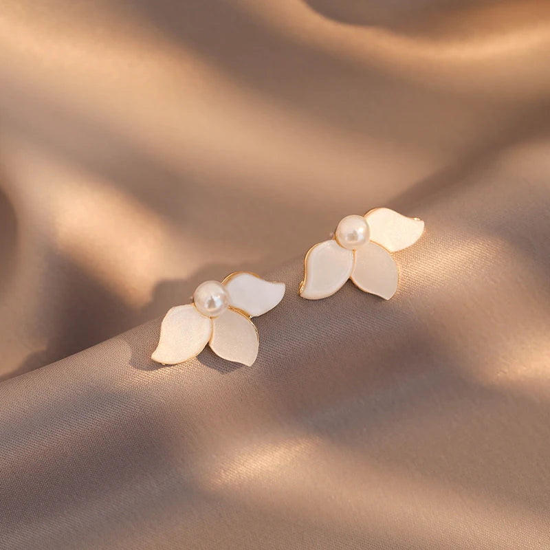 Trendy Temperament Long Pearls No Hole Clip Earrings Imitation Pearl Shell Tassel Long Clip on Earrings on Pierced Ears Women