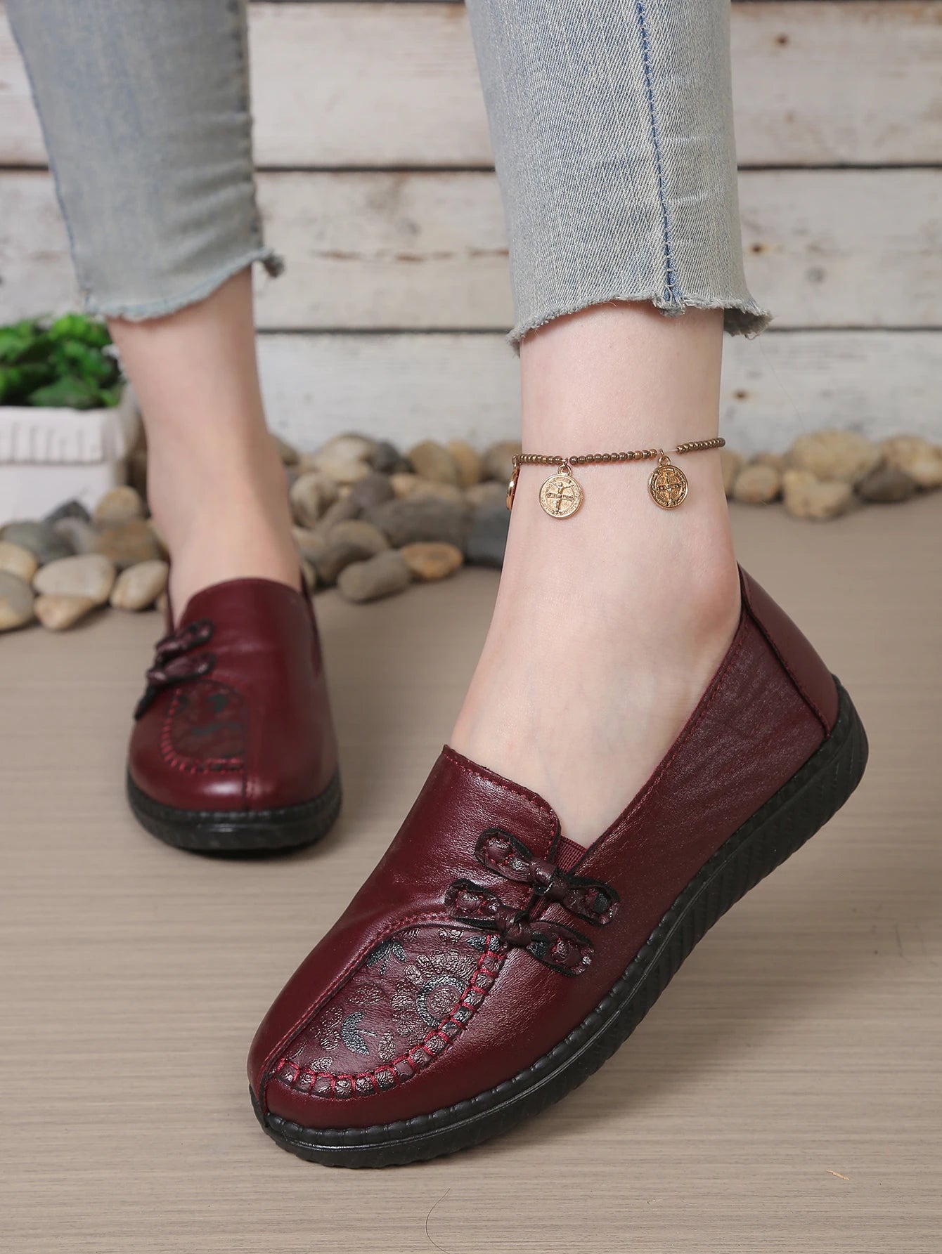 Women's leather flat shoes, spring and autumn women's loafers， single classic mom shoes, anti-slip comfortable and free shipping