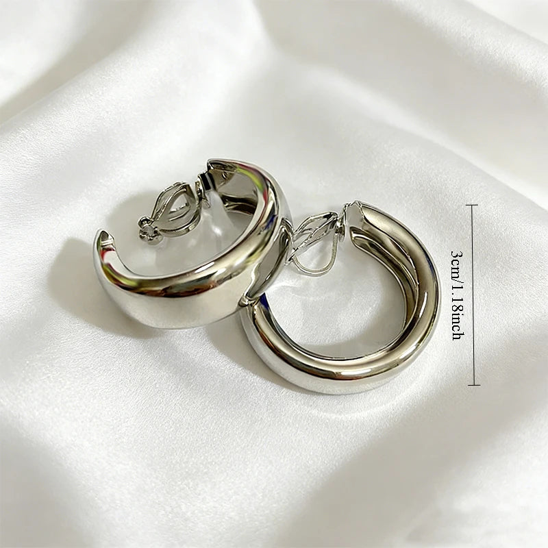 2026 Trendy Gold Crisscross Wide Hoop Clip-On Earrings for Non-Pierced Ears Minimalist Chunky C-Shaped Luxury Statement Jewelry