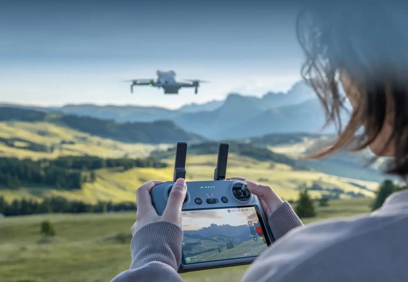 DJI Mini 5 Pro 1-Inch Large CMOS Mini Camera Drone Nightscape Omnidirectional Obstacle Sensing Extended Battery Life