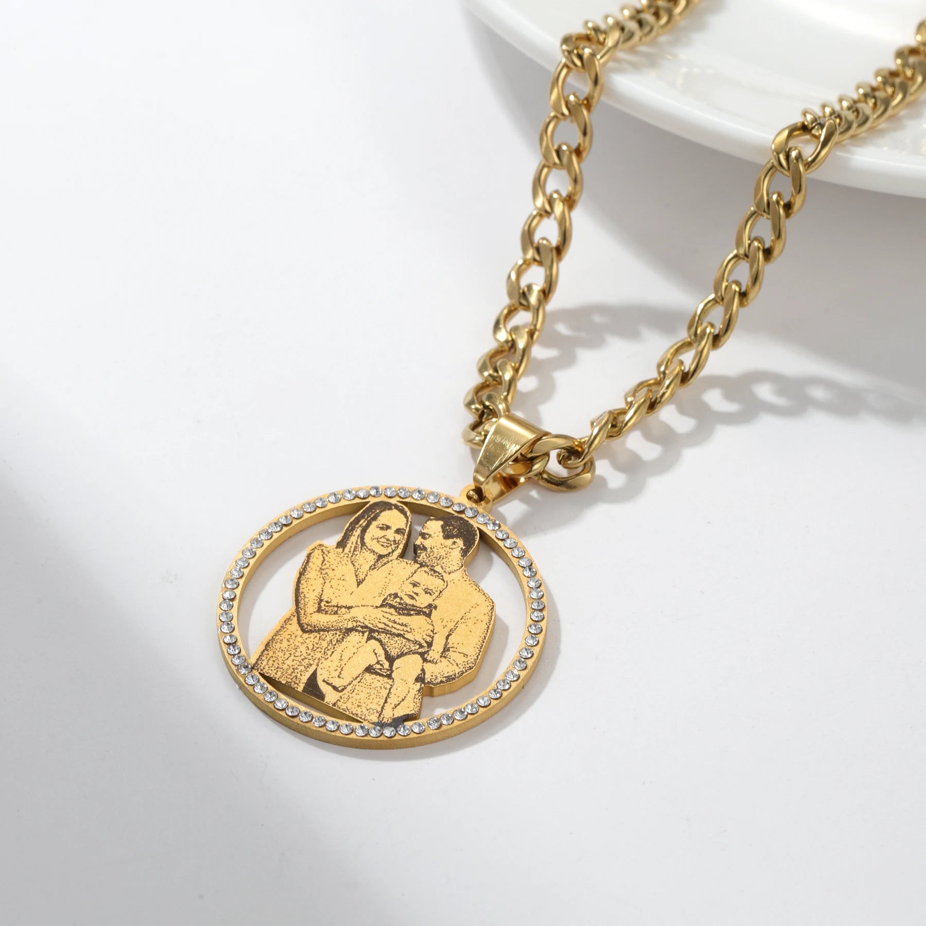 Custom Photo Engraved Necklace Personalized Mother's Day Gift Custom Portrait Pendant Memorial Family Jewelry Gifts for Woman