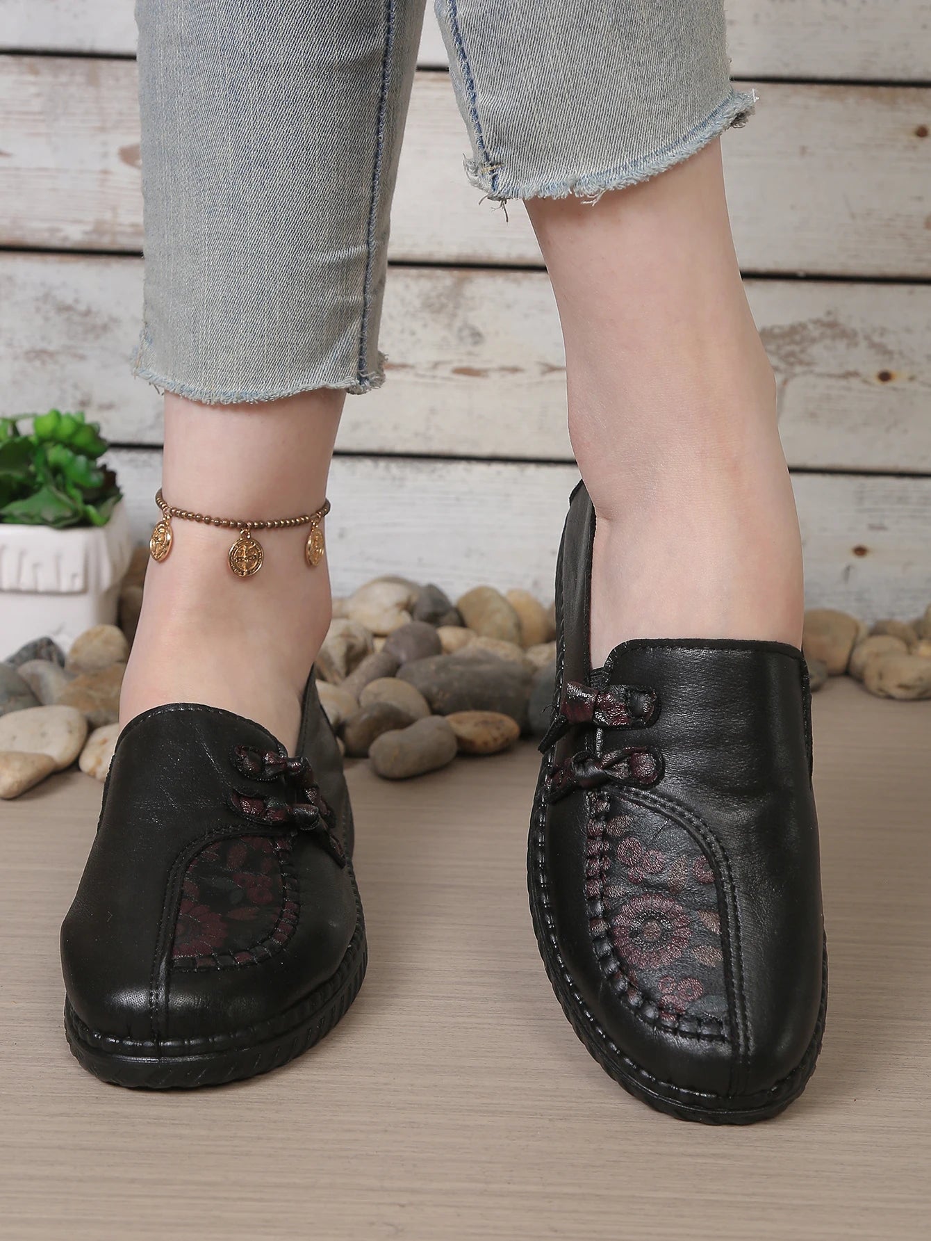 Women's leather flat shoes, spring and autumn women's loafers， single classic mom shoes, anti-slip comfortable and free shipping