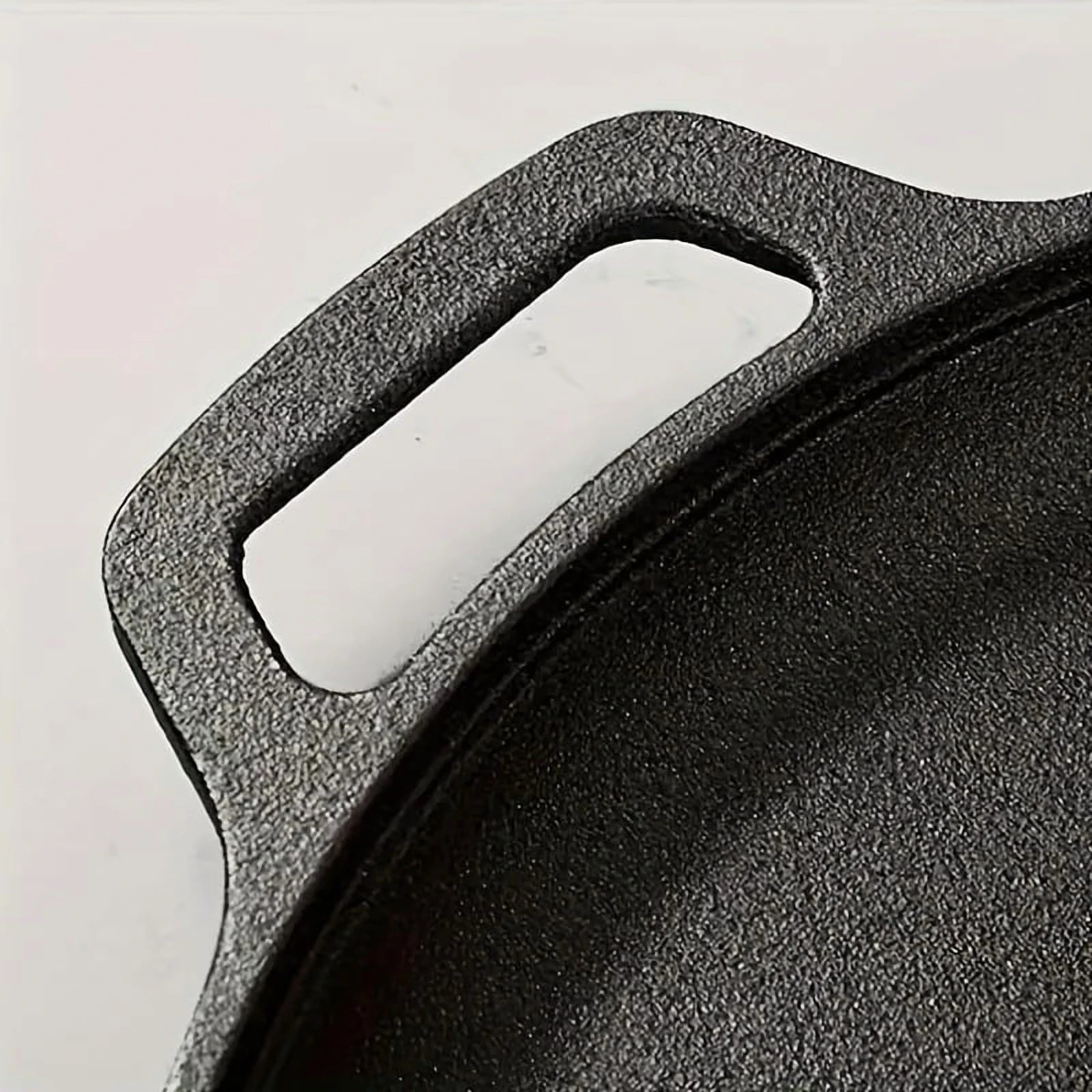 Multifunctional Cast Iron Skillet Non-Stick Design for Pizza Grilling Pancakes Compatible with All Stove Types