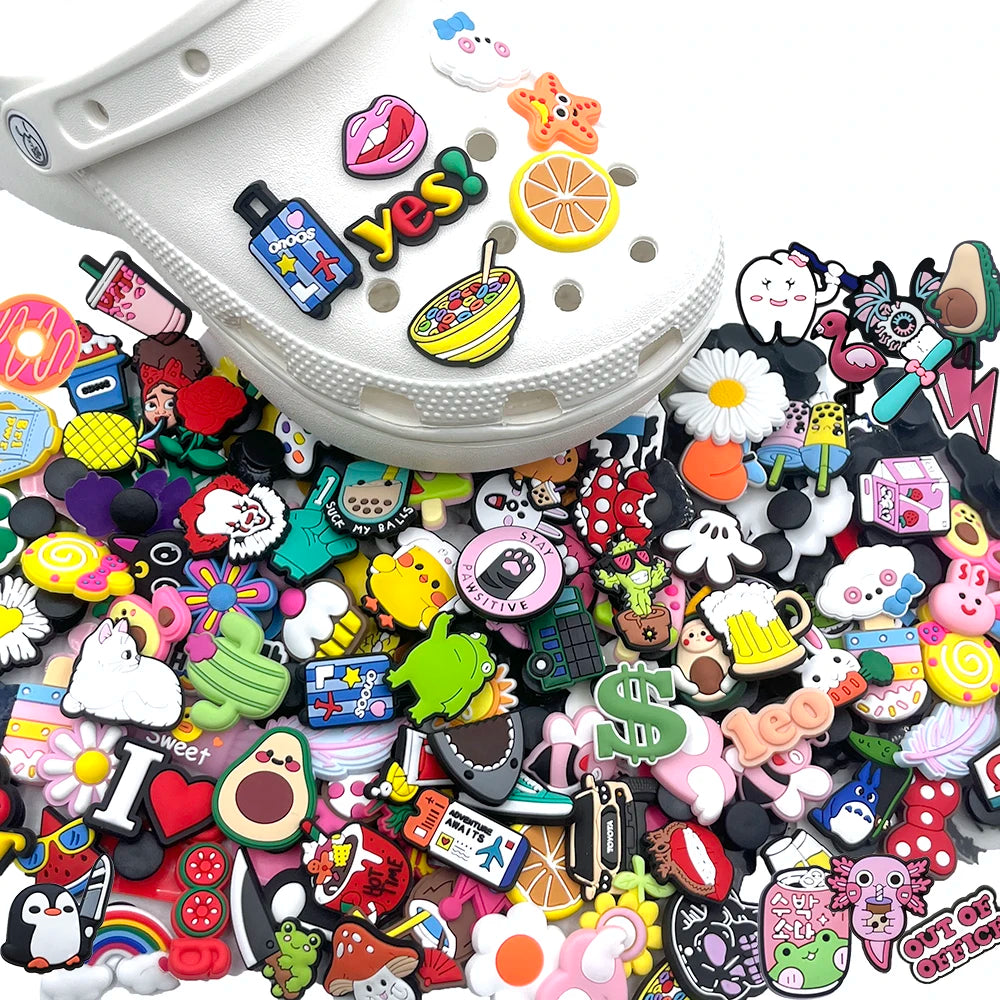 30-200Pcs Random Mixed Shoe Charms Decoration Fit Bubble Slides Clog Sandals Ornament Shoes Accessories Pins kids Party Gifts