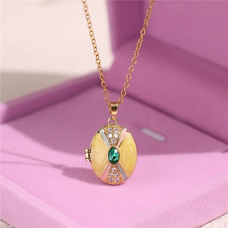 HangZhi Enamel Romantic Pink White Pearl Flower Oval Photo Frame Locket Necklace Vintage Keepsake Jewelry Gift for Women