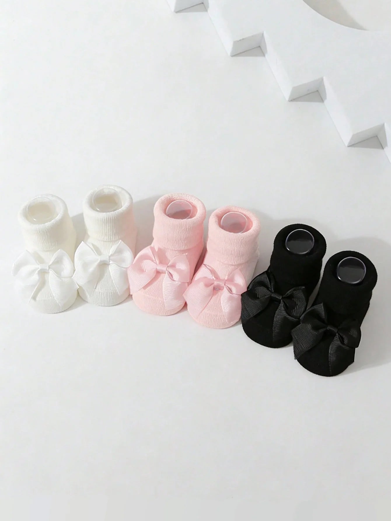 3 Pairs of Girls' Bow-Tie Decorated Cotton Short Socks, Sweet and Adorable Baby Ankle Socks for Babies to Wear When Learning to Walk