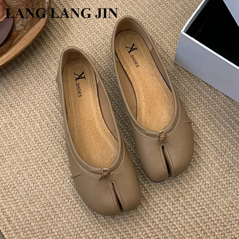 Spring Split Toe Women Ballet Flats Fashion Tabi Shoes Causal Slip On Loafer Ladies Pleated Leather Espadrilles Zapatillas Mujer
